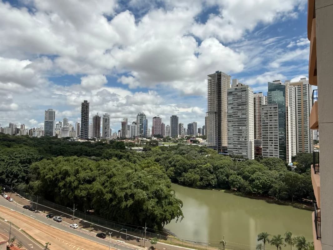 Fachada do Apartamento à Venda no Lago Areião com Vista para o Parque