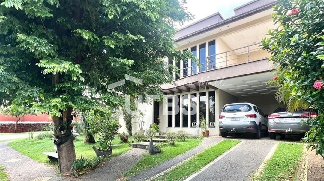 Fachada do Sobrado de Alto Padrão localizado no Condomínio Jardins Atenas