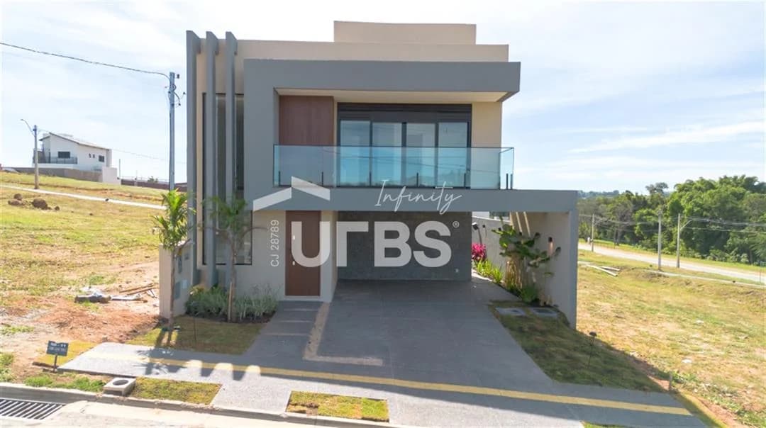 Fachada do Casa Térrea à Venda no Jardins Versalhes - Vista Privilegiada para a Mata