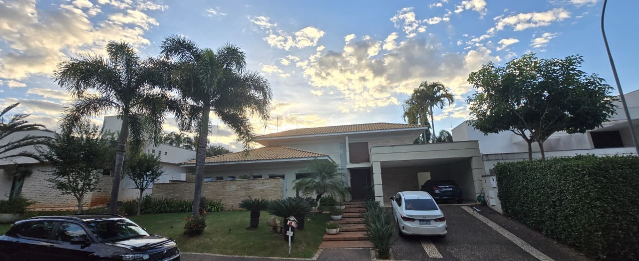 Fachada do Casa à Venda no Jardins Milão - 391m² e 4 Suítes Plenas