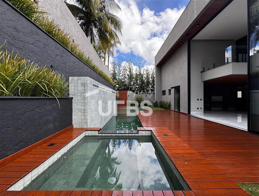 Casa de Condomínio no Alphaville Ipês 4 quartos, sendo 4 suítes - Imagem 1