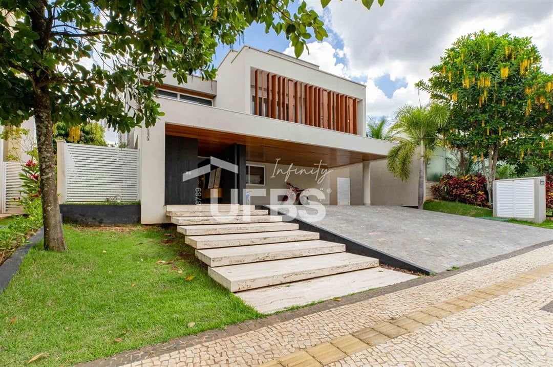 Alphaville Araguaia - Casa de Condomínio 5 quartos, sendo 5 suítes - Imagem 1