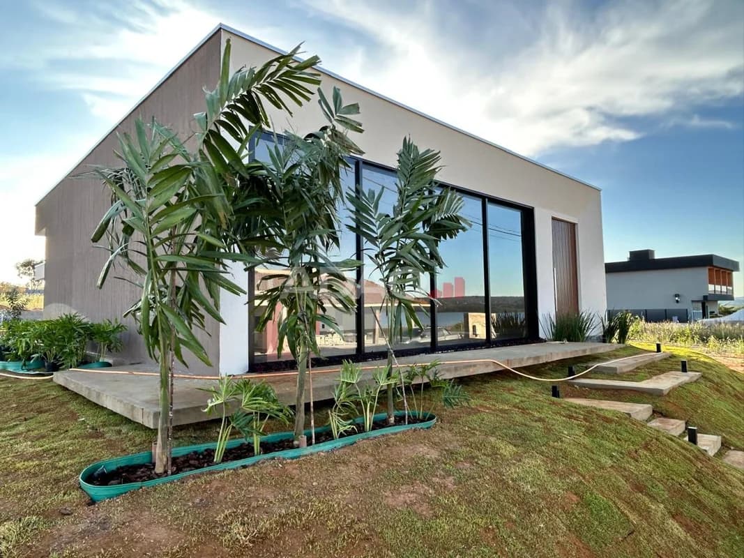 Fachada do Casa no Belvedere Village | 297m² | Corumbá IV | Piscina