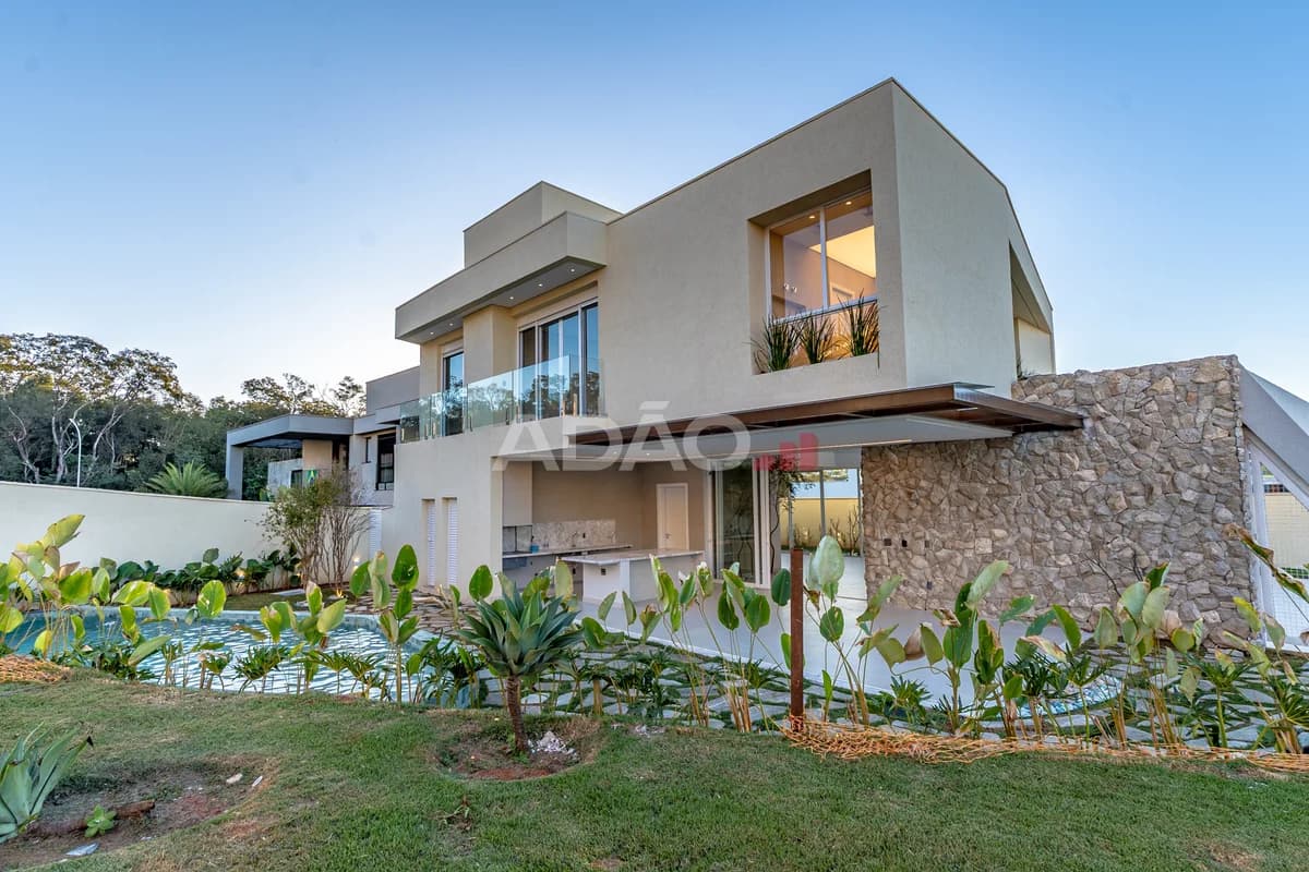 Fachada do Sobrado Alto Padrão no Jardins França | 387m² | 5 Suítes | Piscina Aquecida