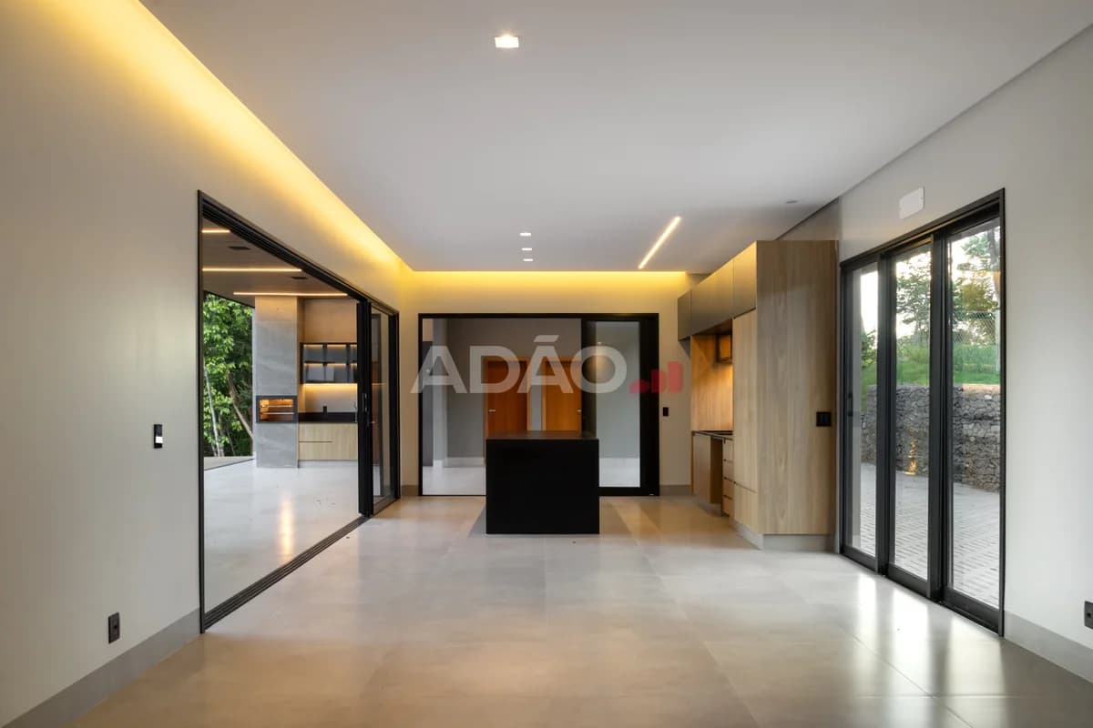 Fachada do Casa Térrea no Reserva das Aroeiras | 305 m² e 4 Suítes