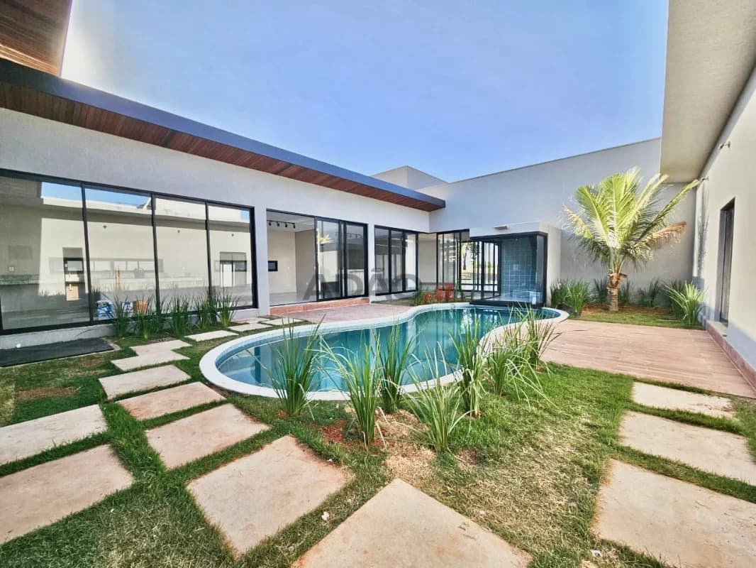 Fachada do Casa no Portal do Sol Green | 550m² | 4 Suítes | Terreno de 1.250m²