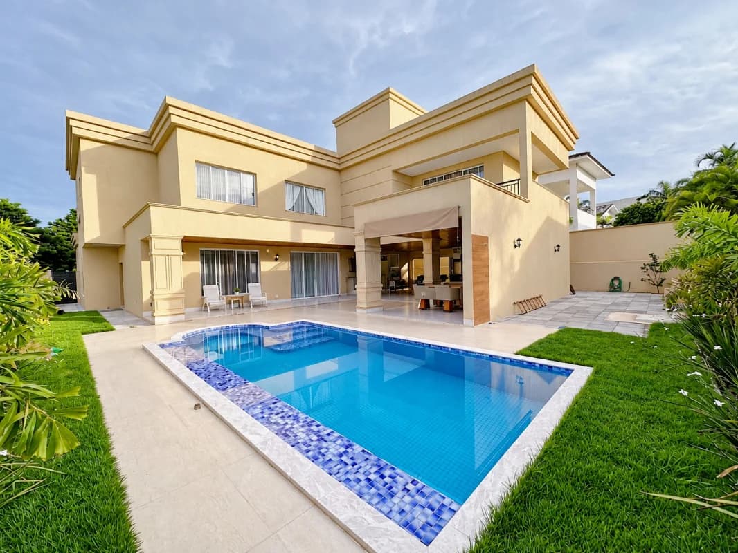 Fachada do Casa de Alto Padrão no Alphaville Goiás com 583m² | 4 Suítes | Elevador e 767m² de Terreno
