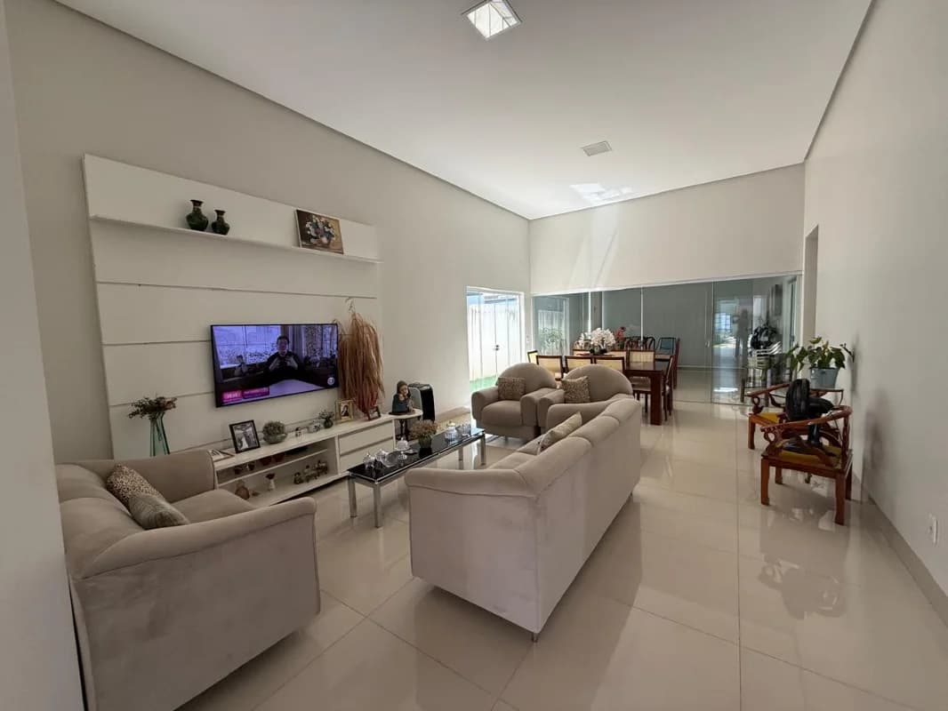 Fachada do Casa Térrea à Venda no Jardins Valência | 200m² | 400m² de Terreno