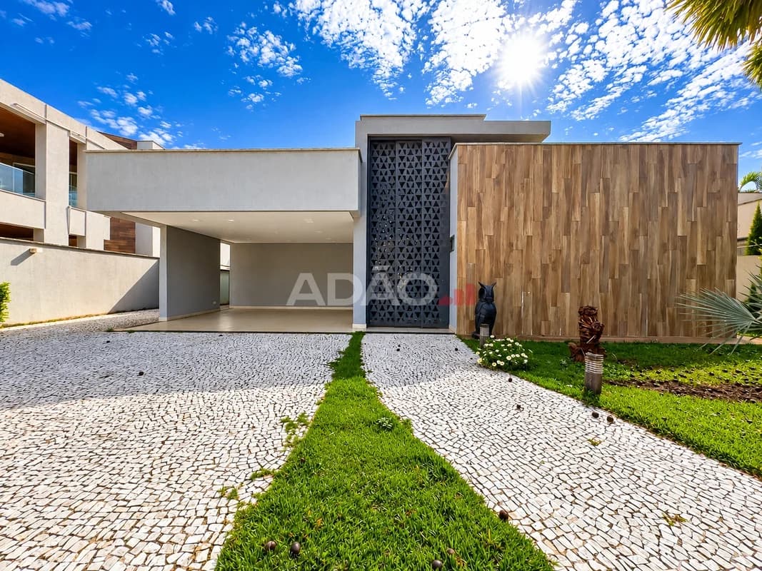 Fachada do Casa Térrea no Alphaville Goiás | 320 m², 4 Suítes e Piscina com Sauna