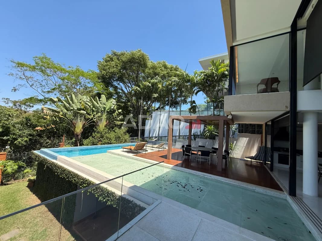 Fachada do Sobrado Mobiliado no Condomínio Alphaville Araguaia | 755m² | 5 Quartos