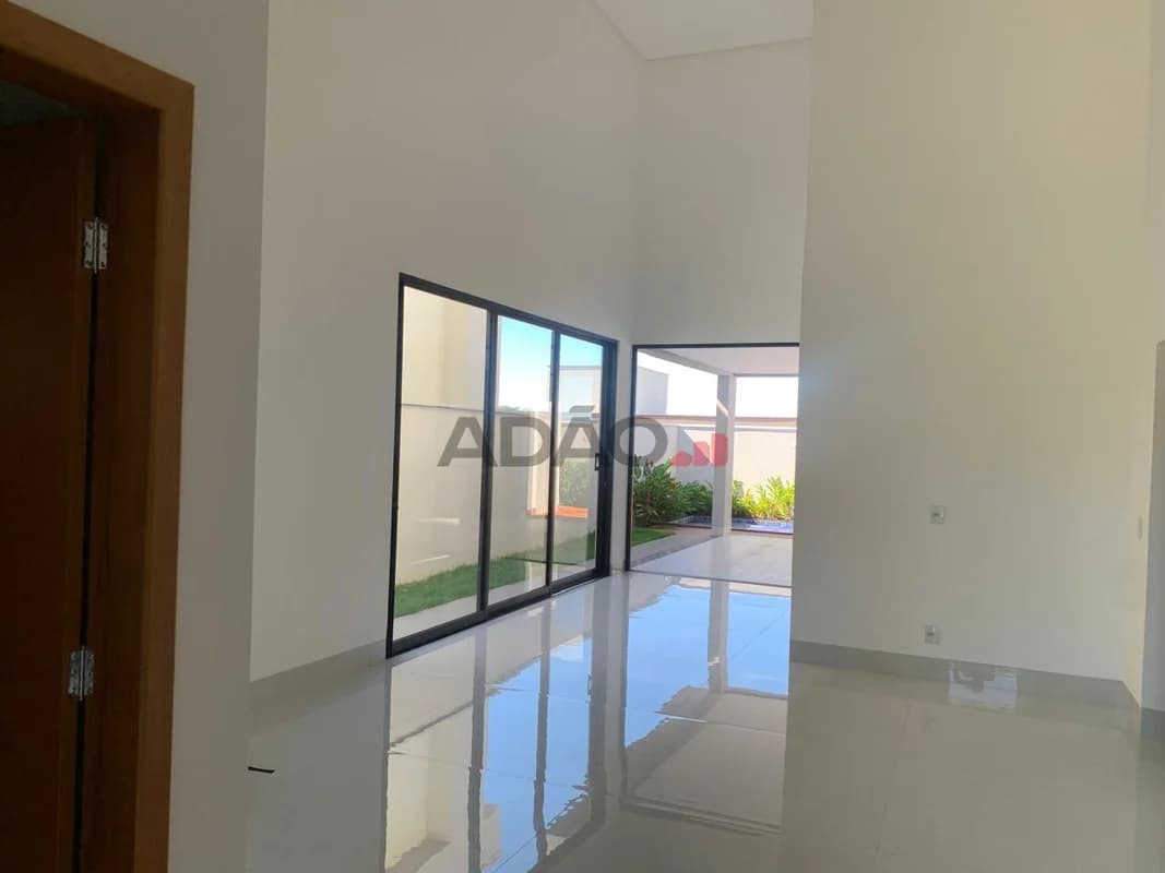 Fachada do Casa Térrea no Condomínio Jardins Nápoles | 202m² | 3 Suítes | 368 m² de Terreno