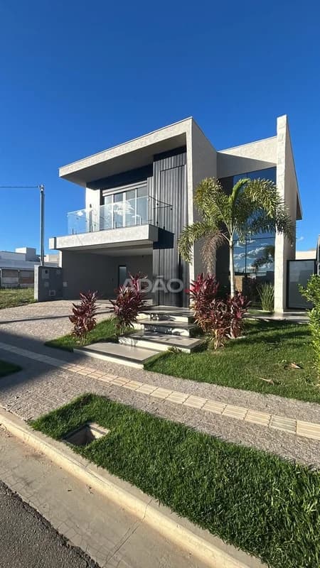 Fachada do Sobrado no Jardins Bolonha | 270 m², 4 Suítes e Piscina