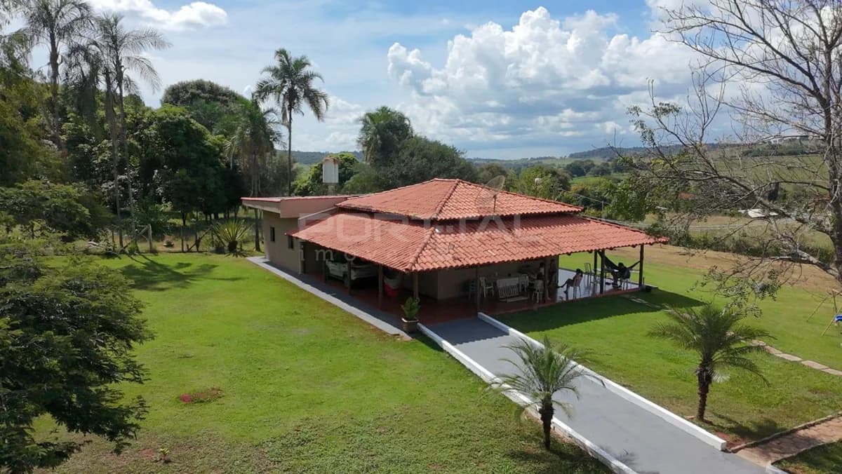 Fachada do Chácara Documentada em Nerópolis | 23.000m² | 3 Quartos | Piscina