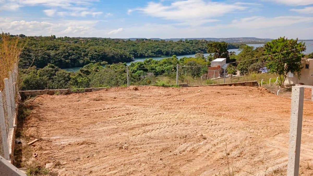 Fachada do Lote no Condomínio Mirantes do Lago | 672m² | Abadiânia | Vista para o Lago
