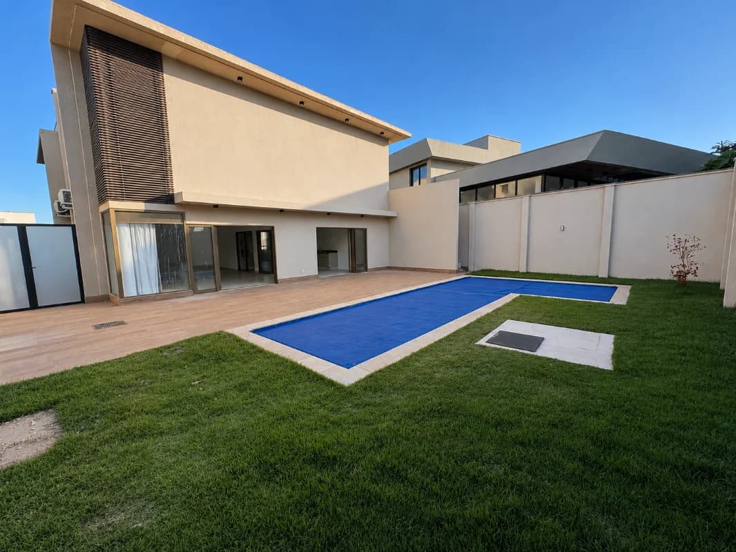 Fachada do Sobrado no Portal do Sol Garden | 4 Suítes e 351 m²