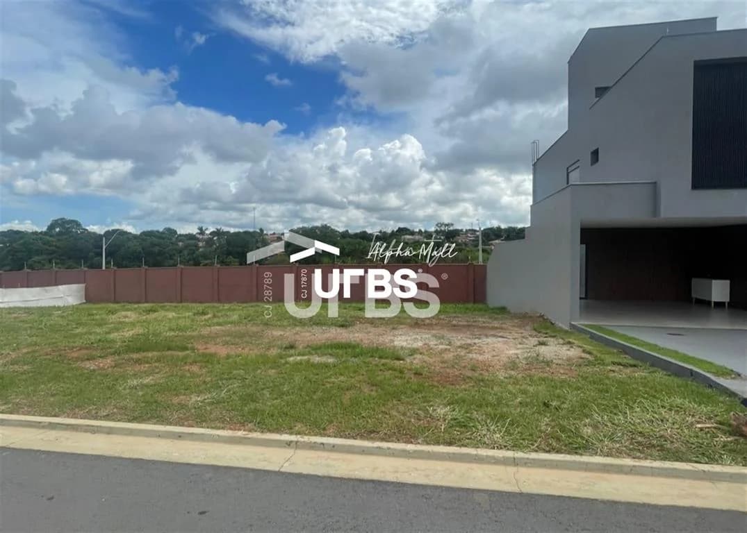 Fachada do Lote à Venda no Jardins Sevilha