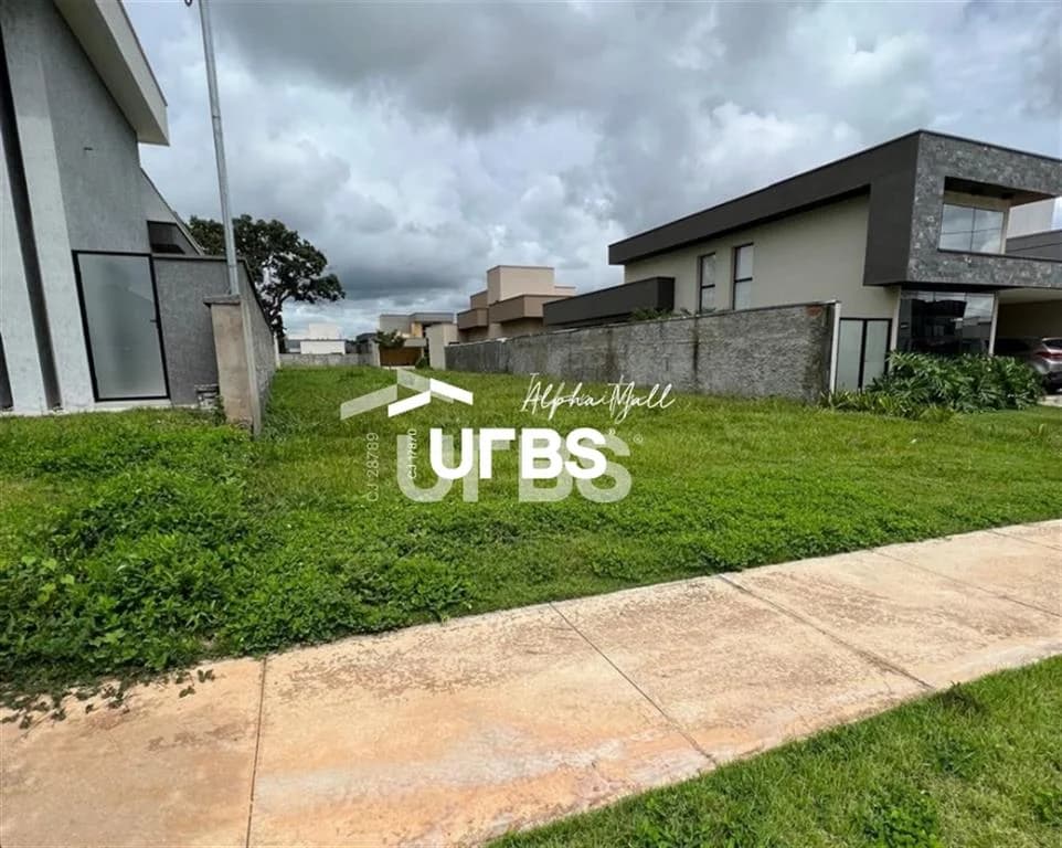 Fachada do Lote no Parqville Pinheiros | 300m² | Pronto para Construir