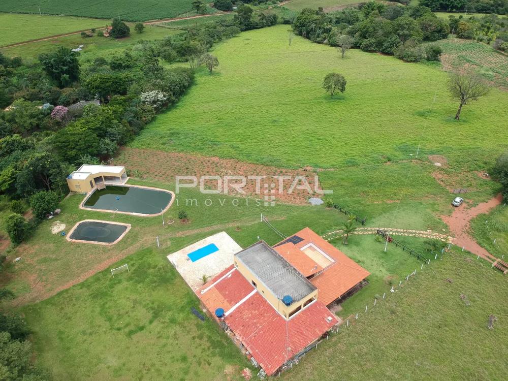 Fachada do Chácara com Benfeitorias, Represas e Córrego à Venda em Nerópolis